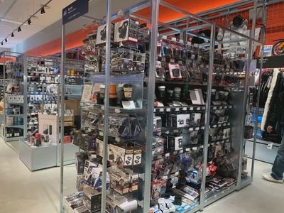 车迷天堂 探店日本最大汽车用品连锁超市澳德巴克斯Autobacs